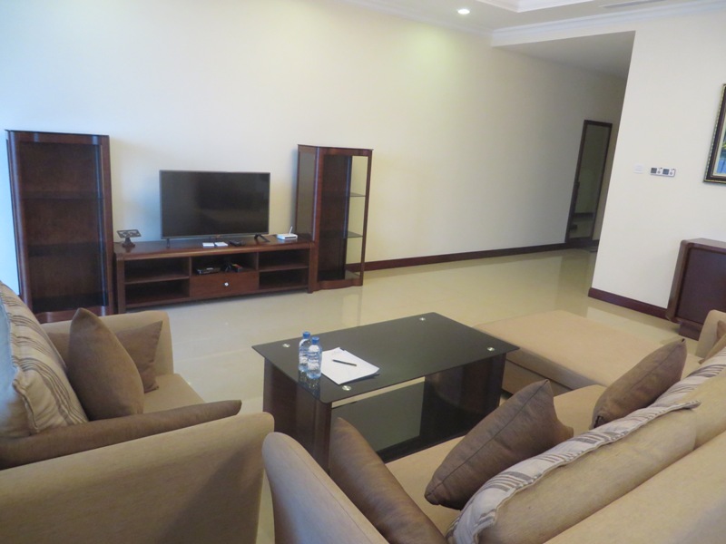 $3500 - 3 bed / 3 bath serviced apartment to rent in R2 building, Royal City, fully-furnished