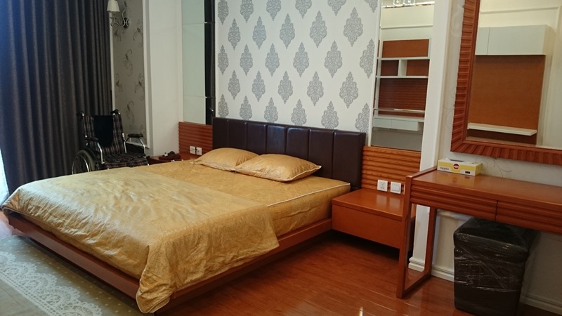 Modern 2 bedroom apartment with fully furnished for lease in Vinhomes Royal City