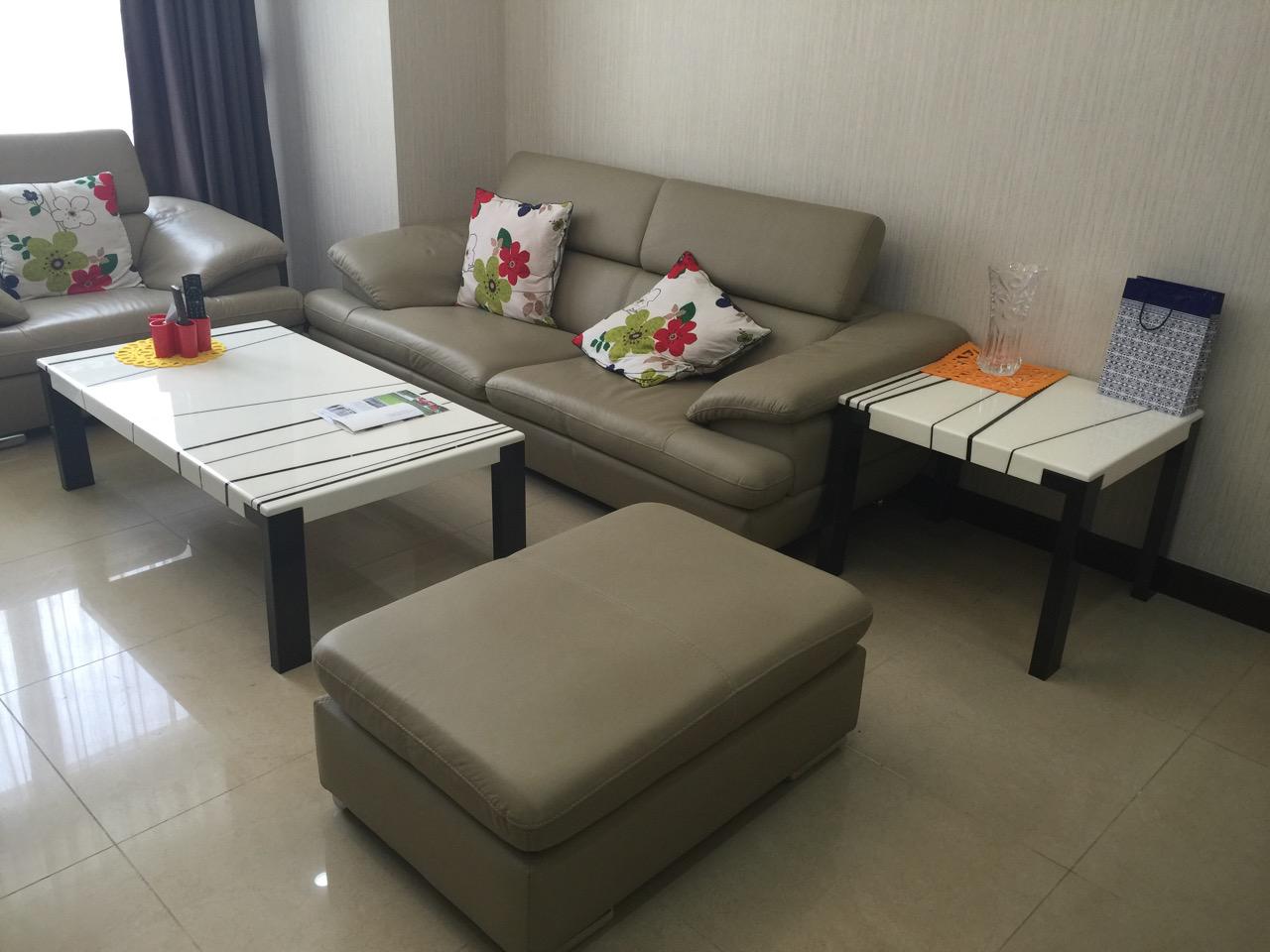 Nice decorated apartment with 02 bedrooms to rent in R5 building Royal City