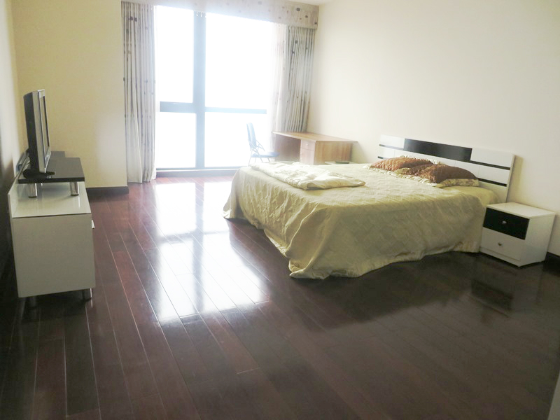 Rent apartment with 3 bedroom in Vinhomes Royal City