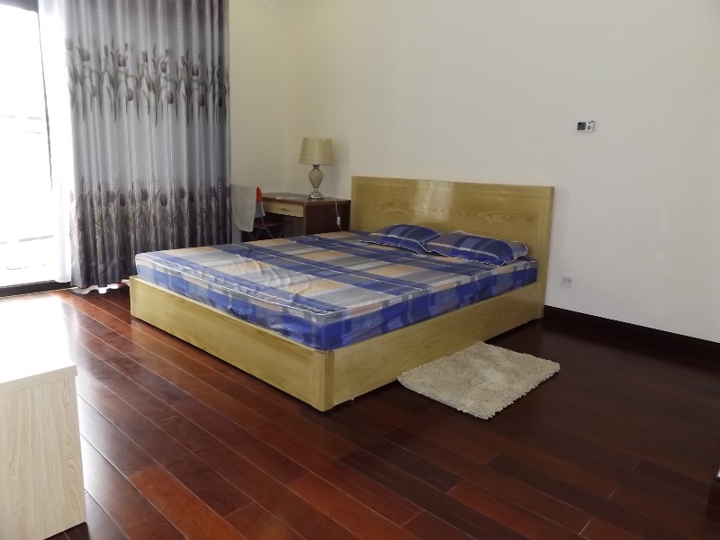 Rental 3 bedroom apartment in Royal City, 900 usd, in R5 building
