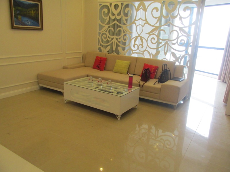 Rental apartment with 3 bedrooms in Royal City, Thanh Xuan district, 1200 usd